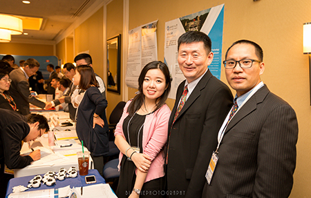 和记H88SAPA年会代表：左→右： 刘雯颖博士、汪俊博士、王建峰博士