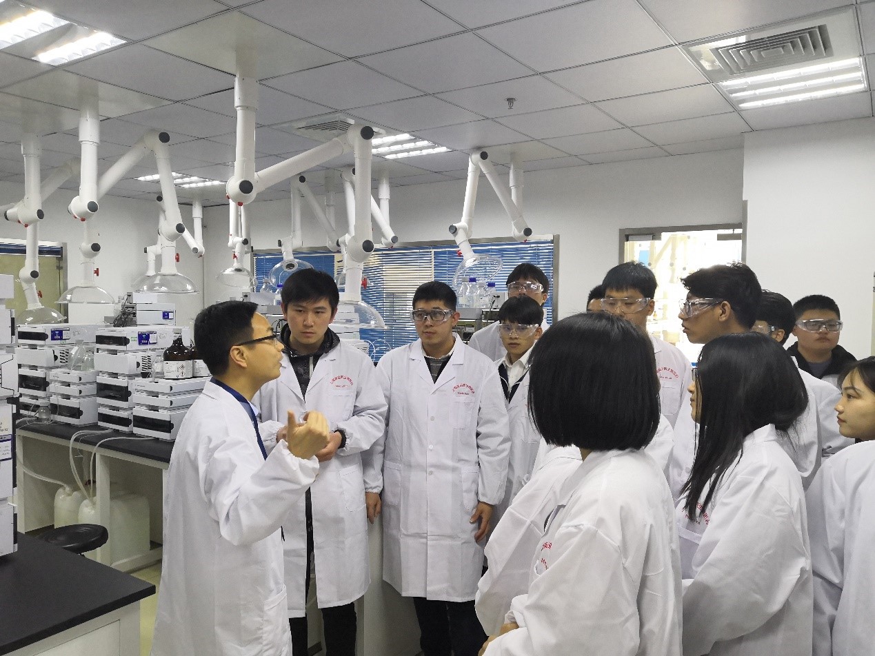 走进和记H88，与学子共话成长