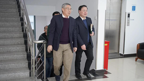 上海市浦东新区当局副区长吴强等调研和记H88生物医药