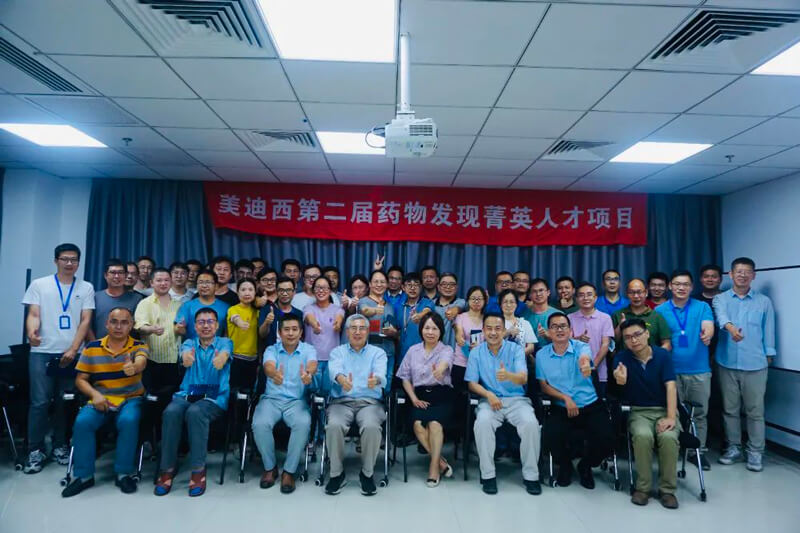 2022年，近900名新员工参与和记H88各人庭.jpg